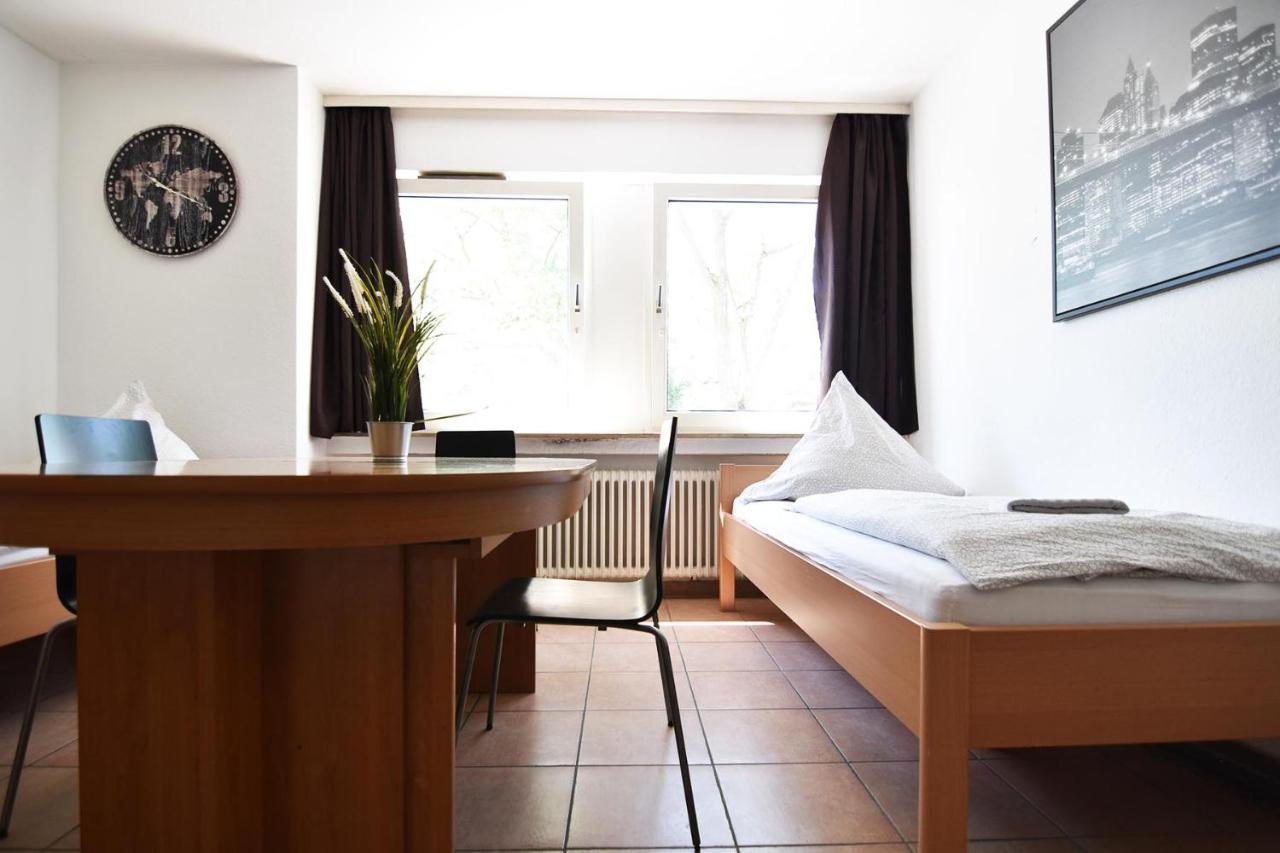 Koeln Hoehenberg Bagian luar foto