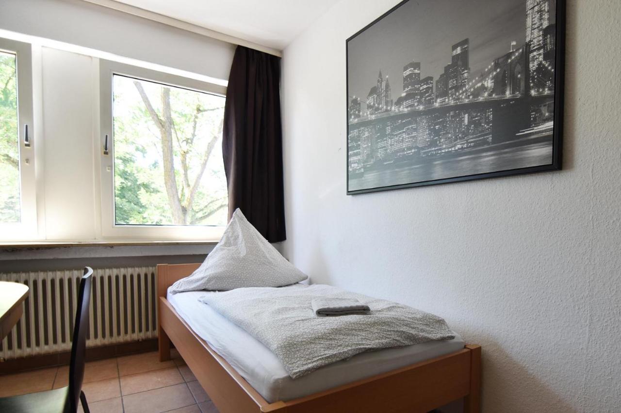 Koeln Hoehenberg Bagian luar foto