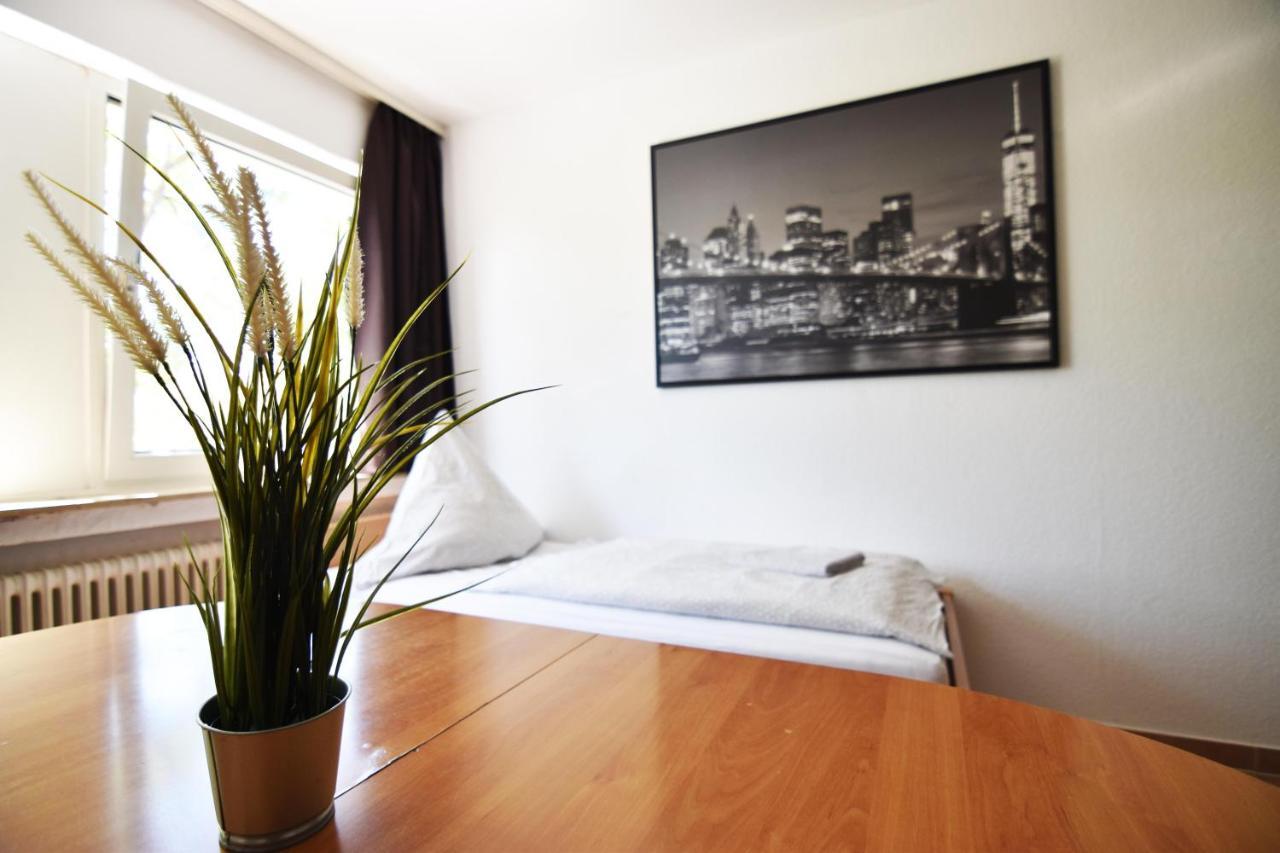 Koeln Hoehenberg Bagian luar foto