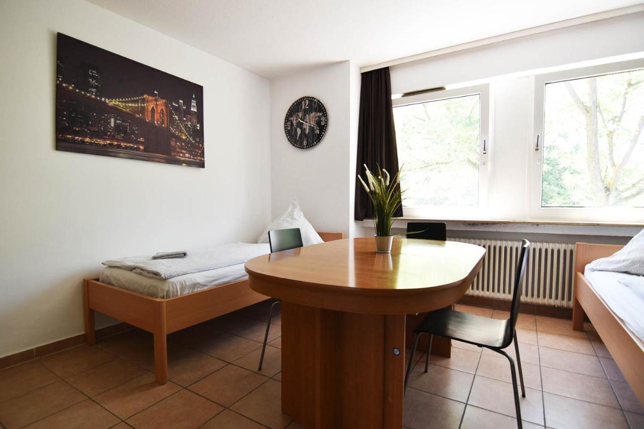Koeln Hoehenberg Bagian luar foto