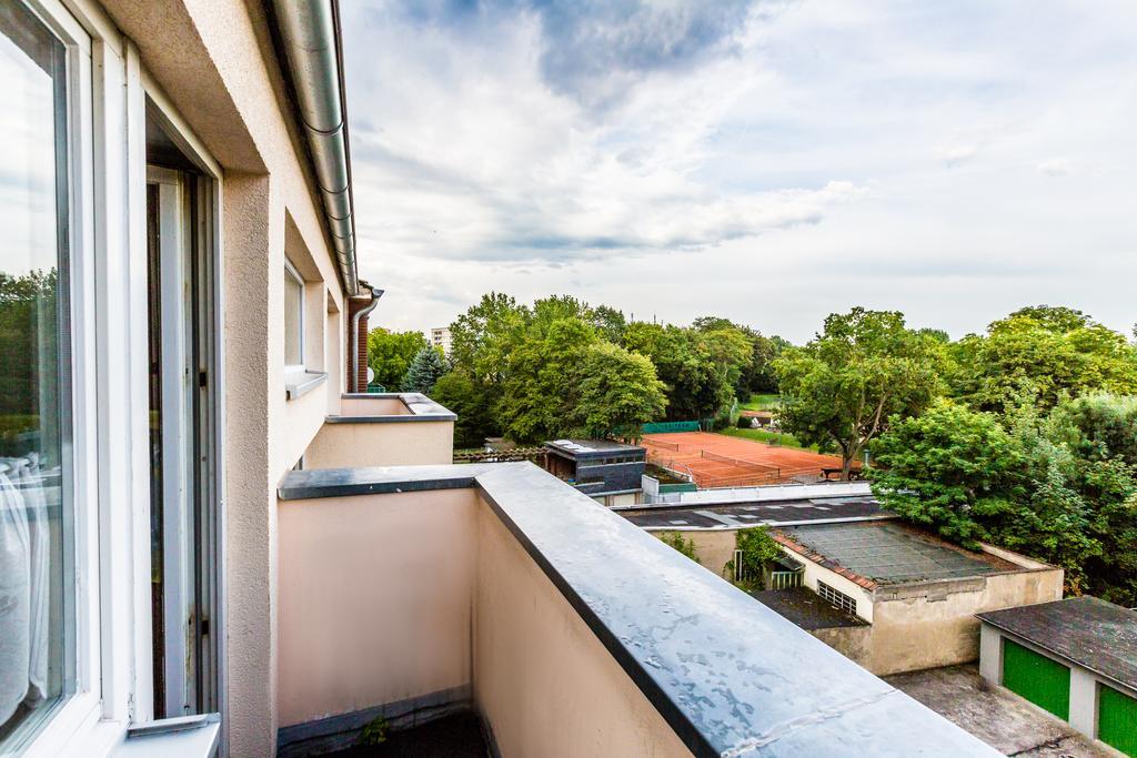 Koeln Hoehenberg Bagian luar foto